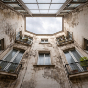 humedades-patio-luces-causas-soluciones