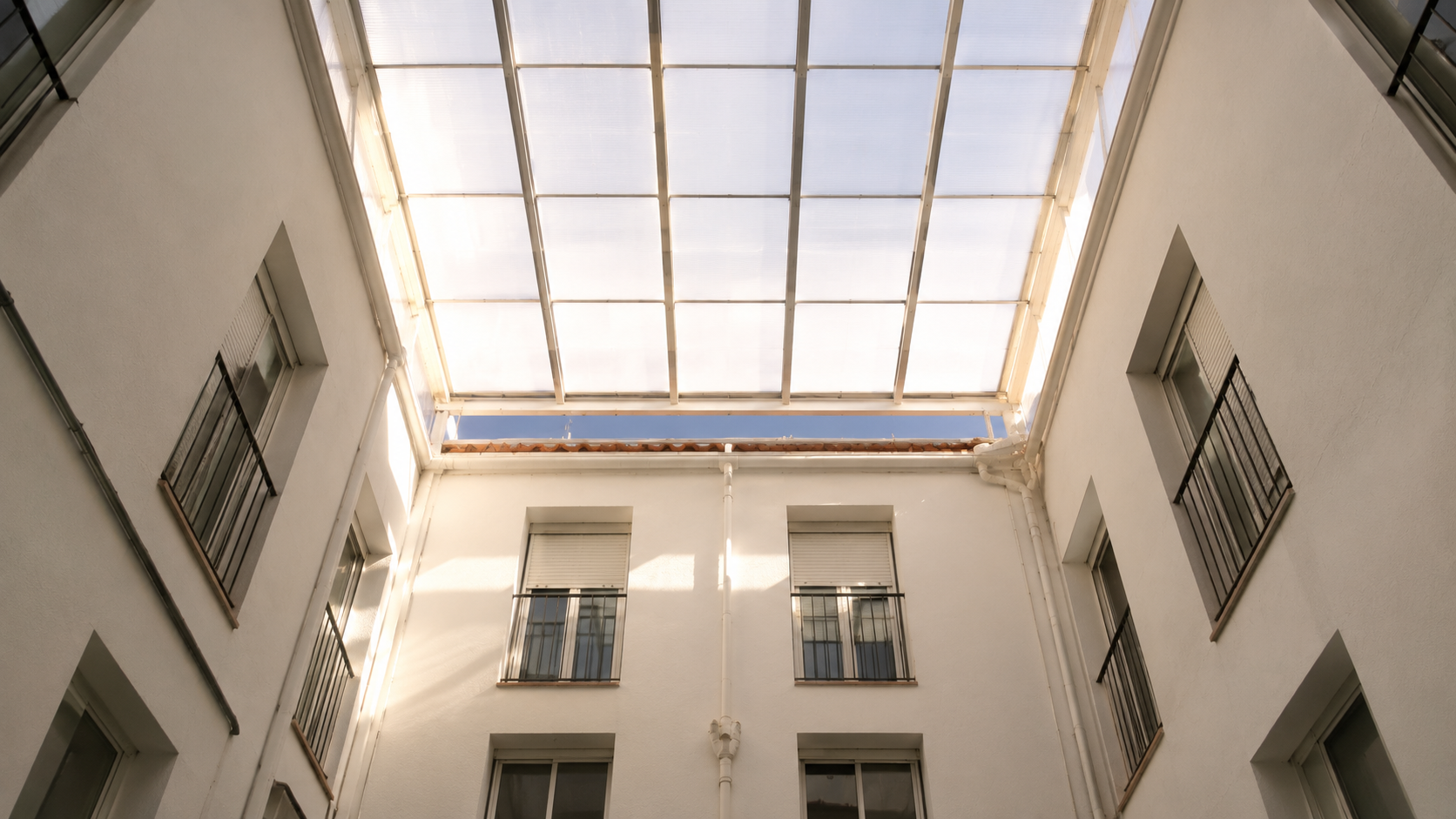 efecto-invernadero-patio-luces-calor